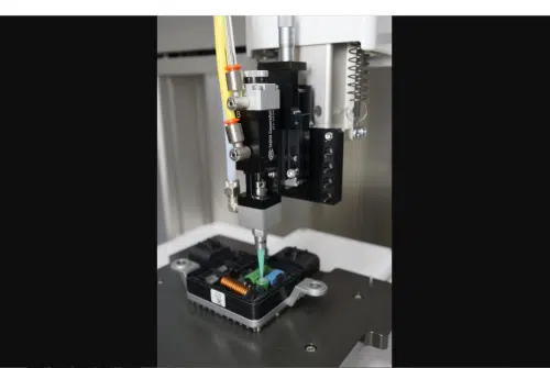 Comment optimiser le collage industriel avec des équipements de dosage automatisés