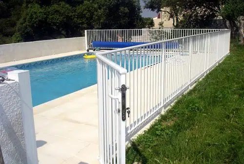 Choisir la barrière de sa piscine