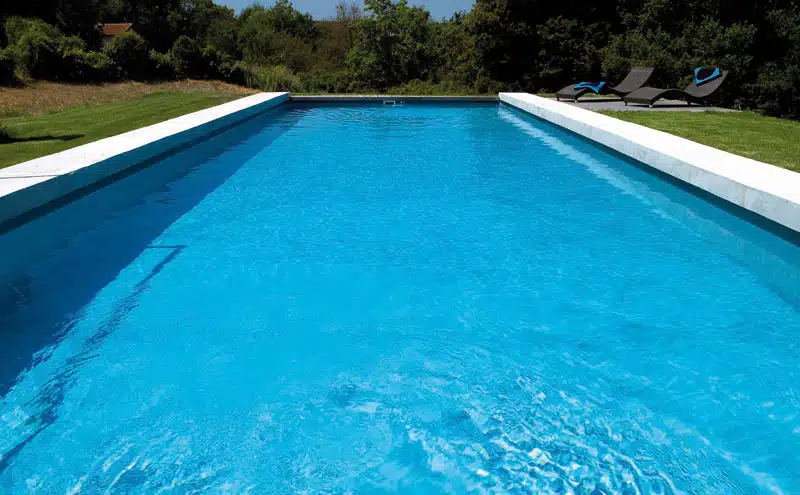 Comment fonctionne le traitement de l’eau de piscine à l’oxygène actif ?